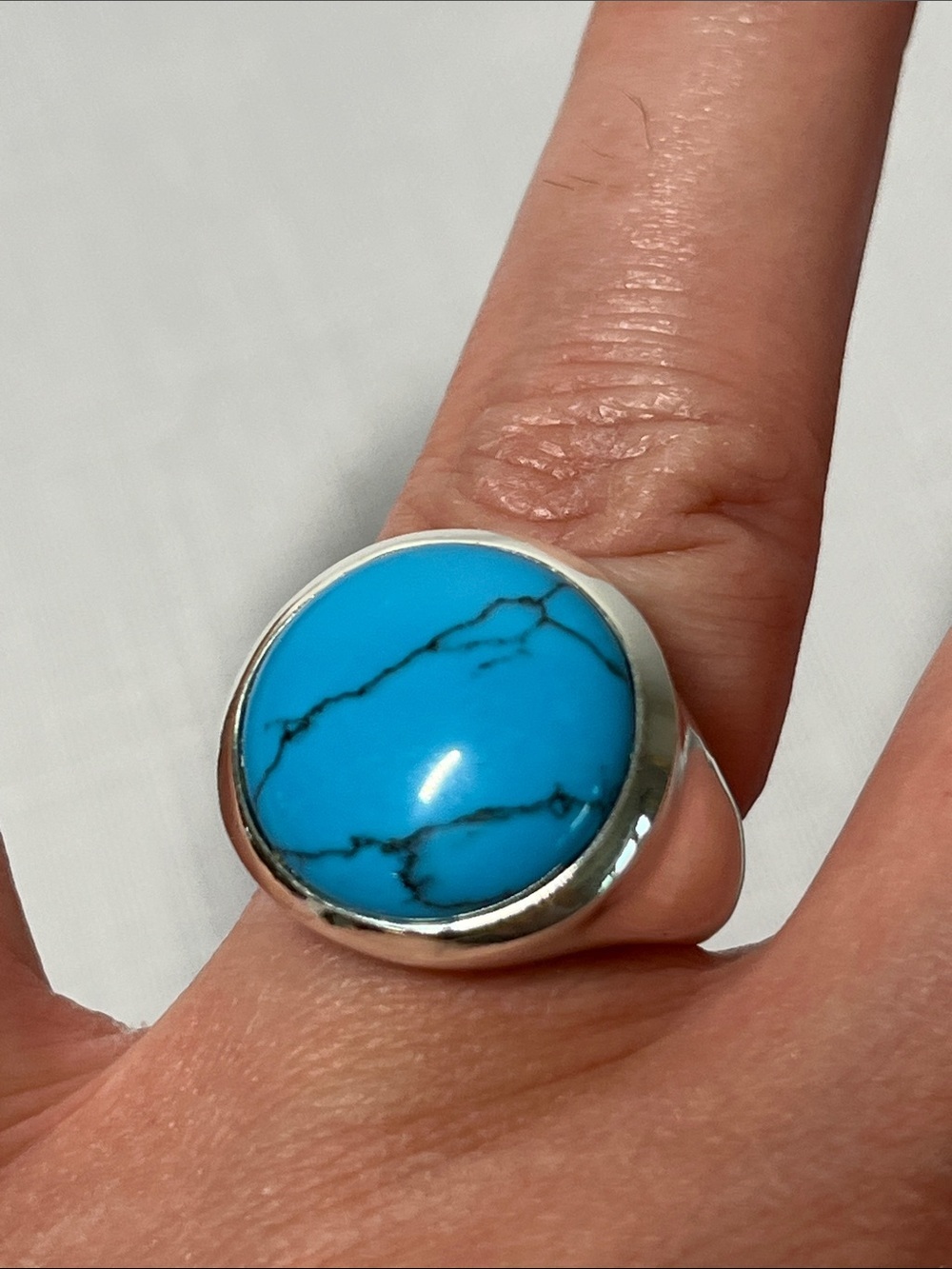 Turquoise Stone 925 Sterling Silver Ring - Bold Blue Round Cabochon
Size 7